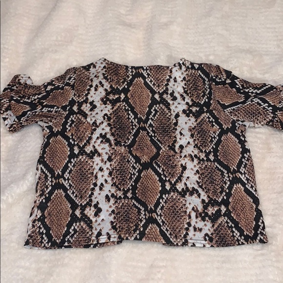 Boohoo snake print blouse - Picture 4 of 4
